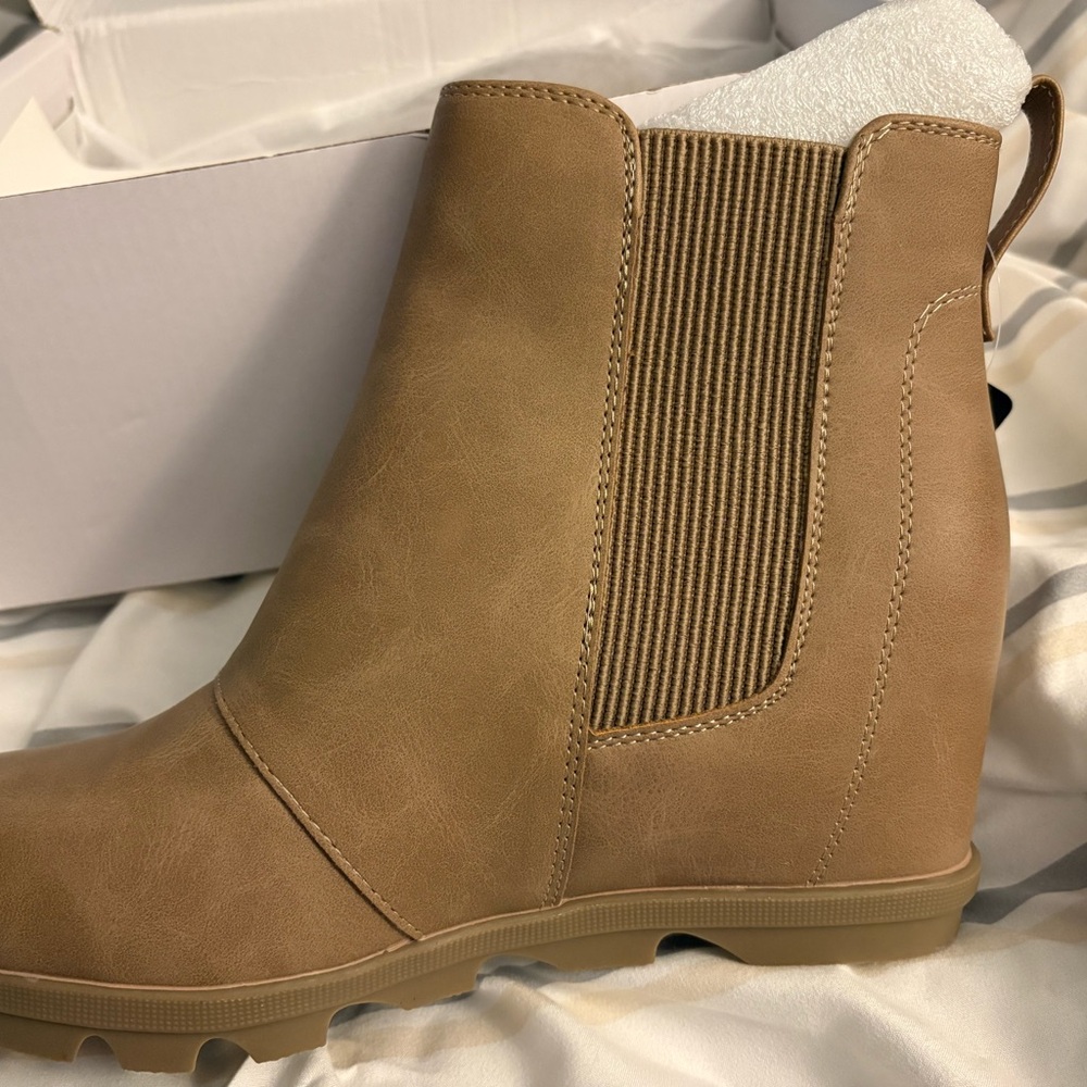 Stylish Tan Ankle Booties